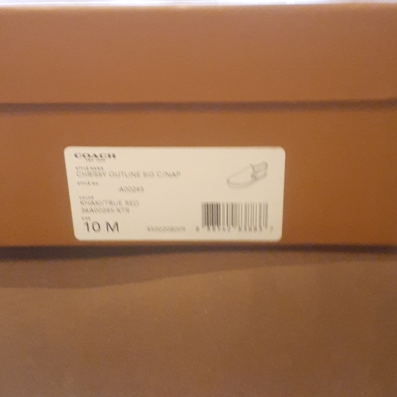 Coach Chrissy - Picture 3 of 4